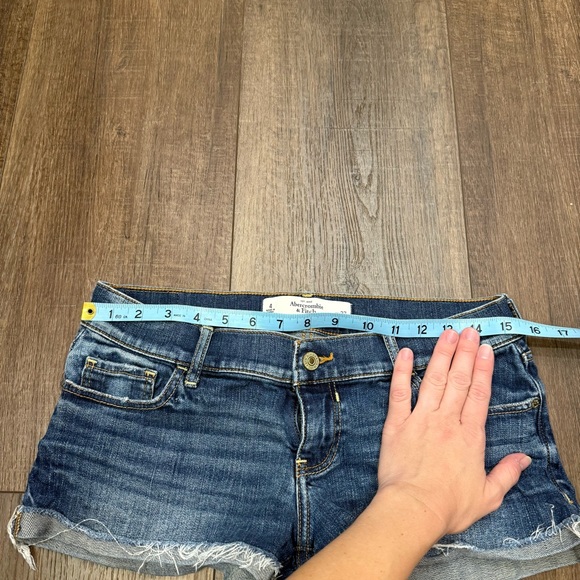 Abercrombie low rise short shorts - Picture 5 of 6